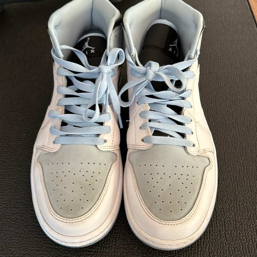 Nike Air Jordan 1 Mid SE